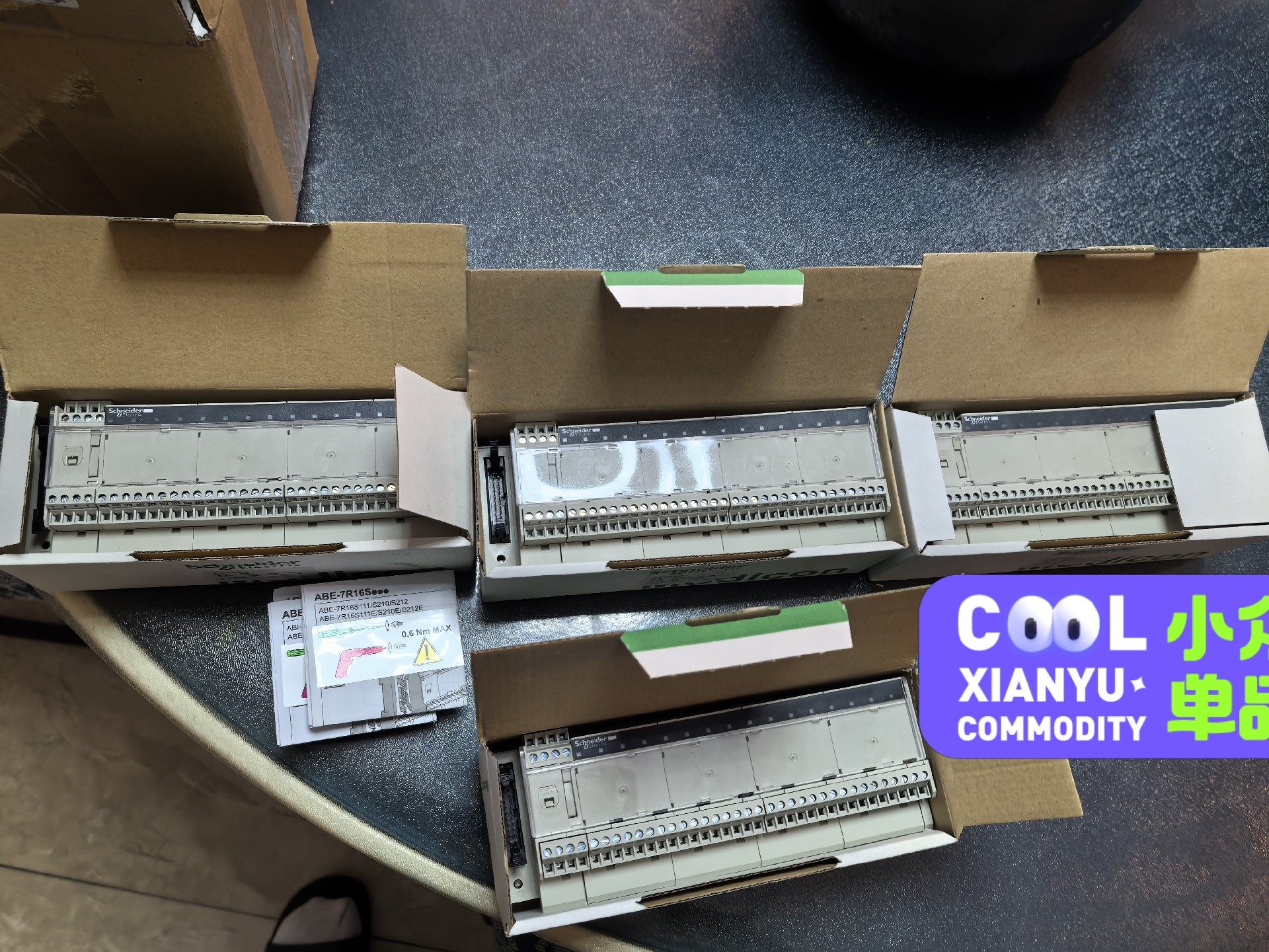 施耐德，ABE7R16S210，全新