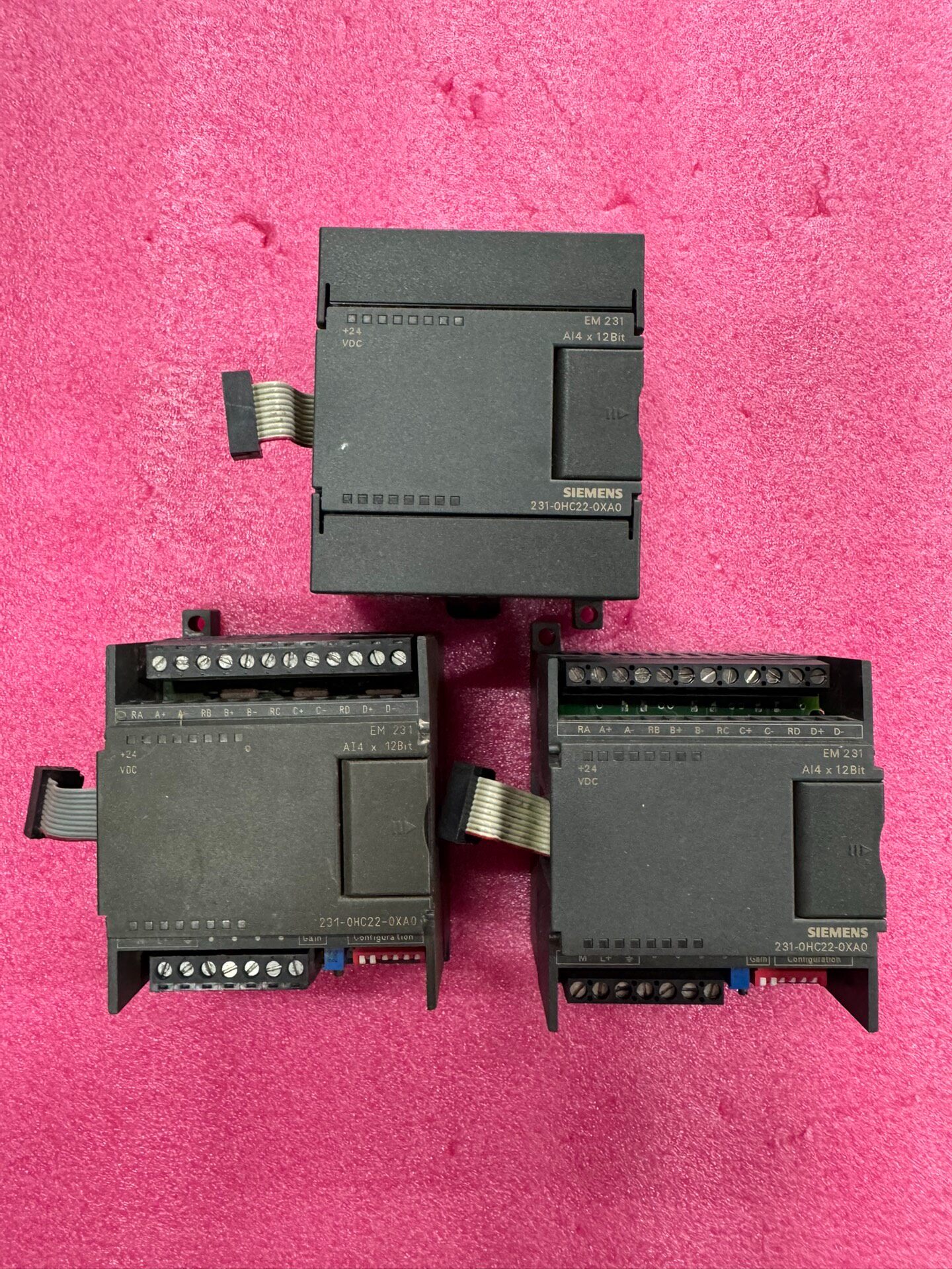 西门子6ES7231-0HC22-0XA0，数量3单价200