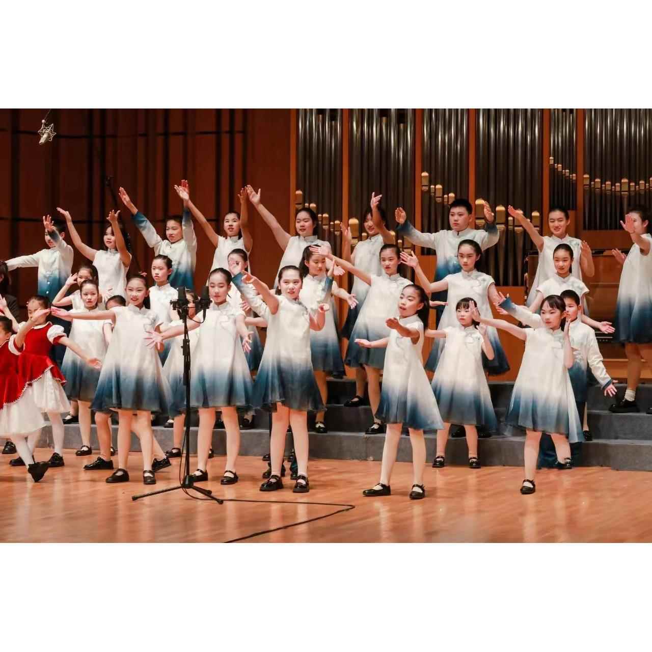 正品国庆儿服童合服中小学生演中国红礼诗唱歌朗比赛诵演讲出服表