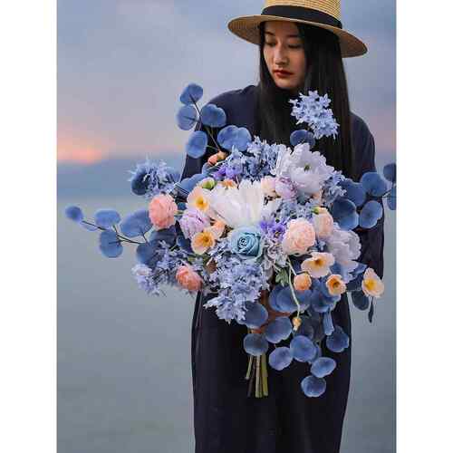 ins蓝色梦幻婚礼室内绢花花卉摆件彷真新娘手捧花家居软装摆设