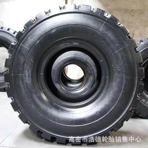 工程轮胎1400R20 载重卡车轮胎子午线钢丝轮胎 越野花纹 14.00-20