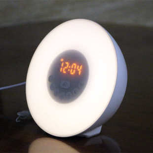 新款 LED闹钟 多功能唤醒灯闹钟模拟日出起床灯带FM收音机