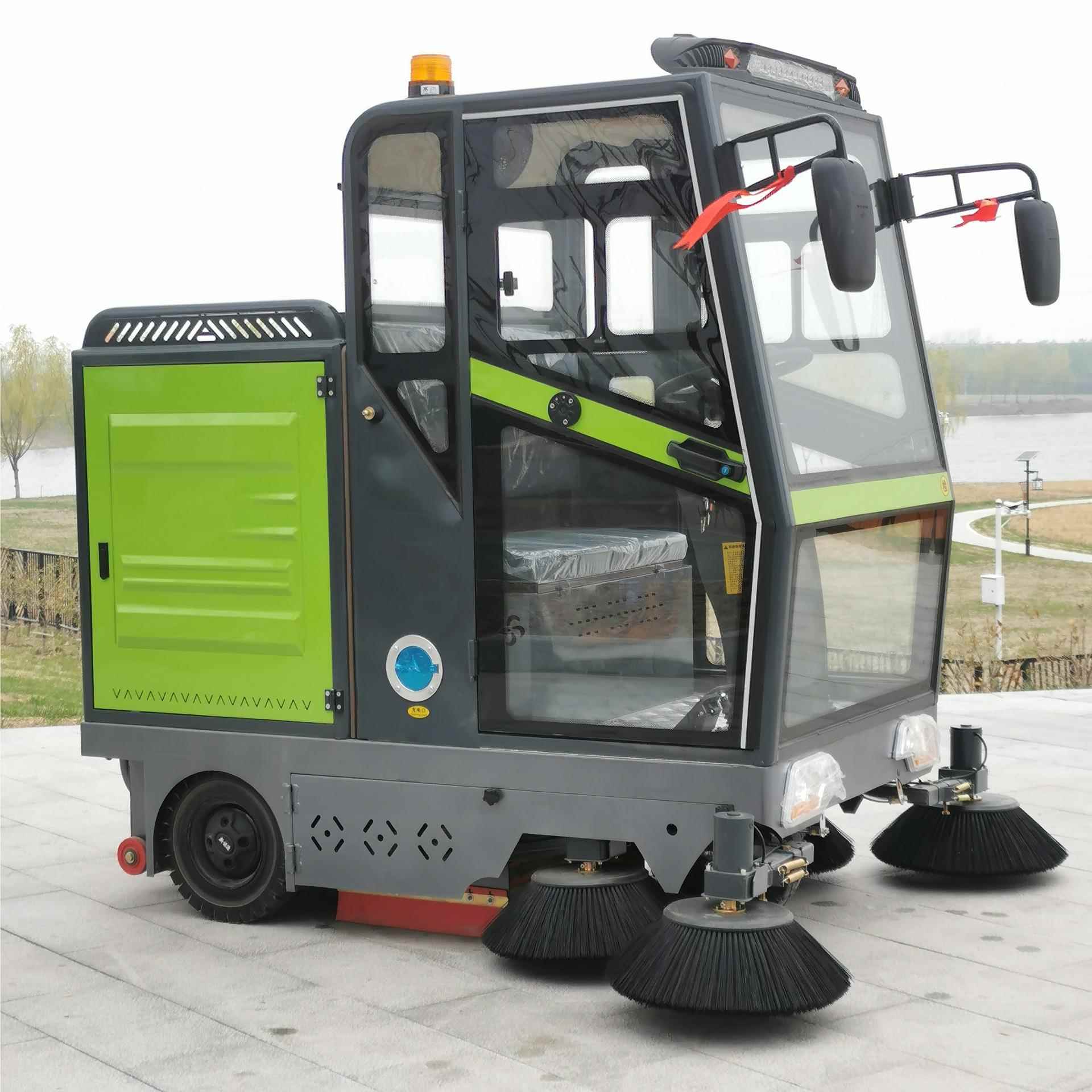 全扫封72闭四轮电动扫地驾驶地机间小型机械车大功车率道路清扫车