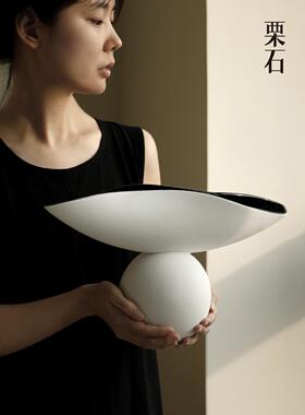 板栗石简单的高端小众陶瓷艺术装饰样板房酒店电视柜入口桌装饰