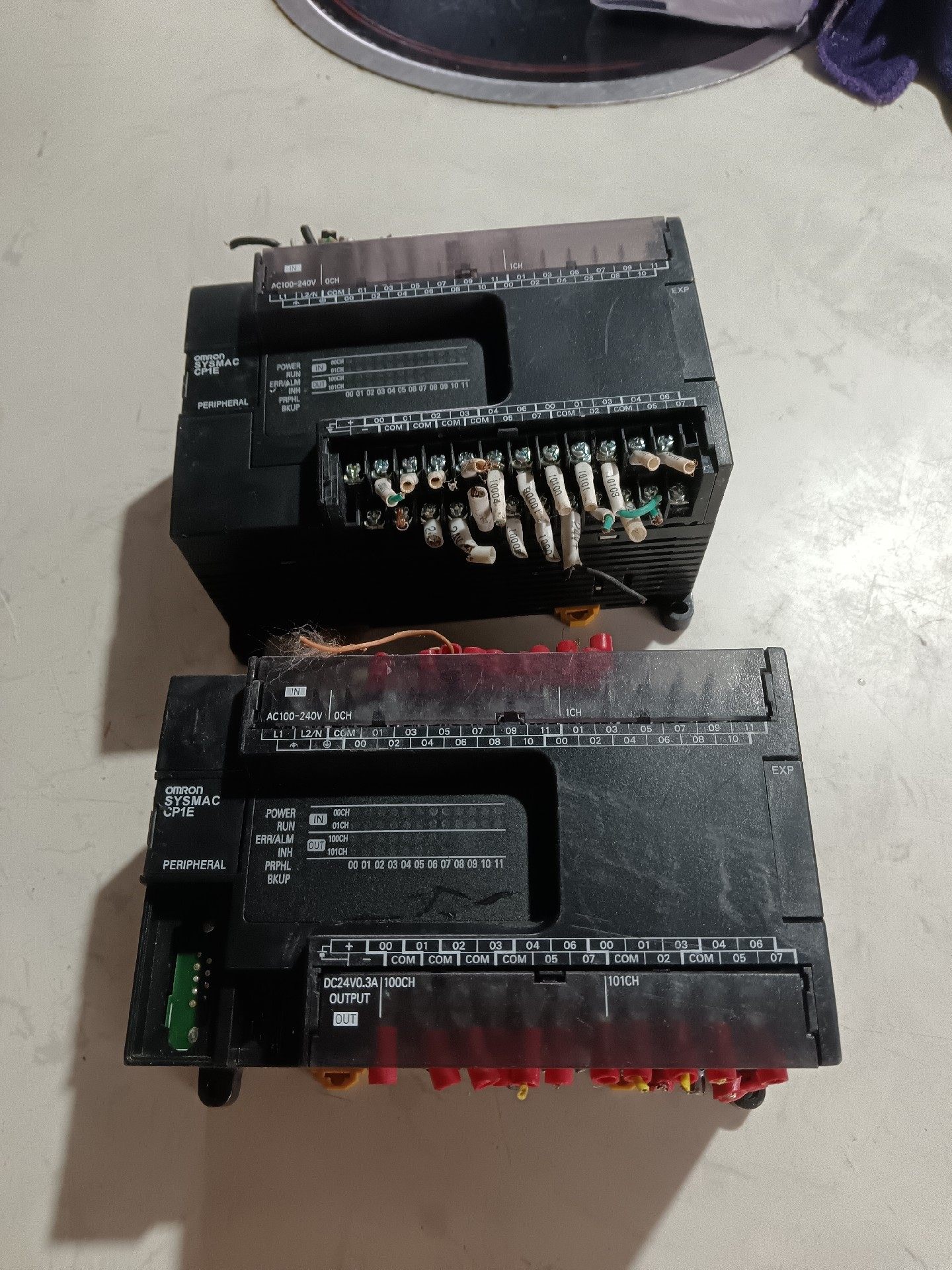 CP1E-E40SDR-A拆机欧姆龙PLC，成色如图，质量包