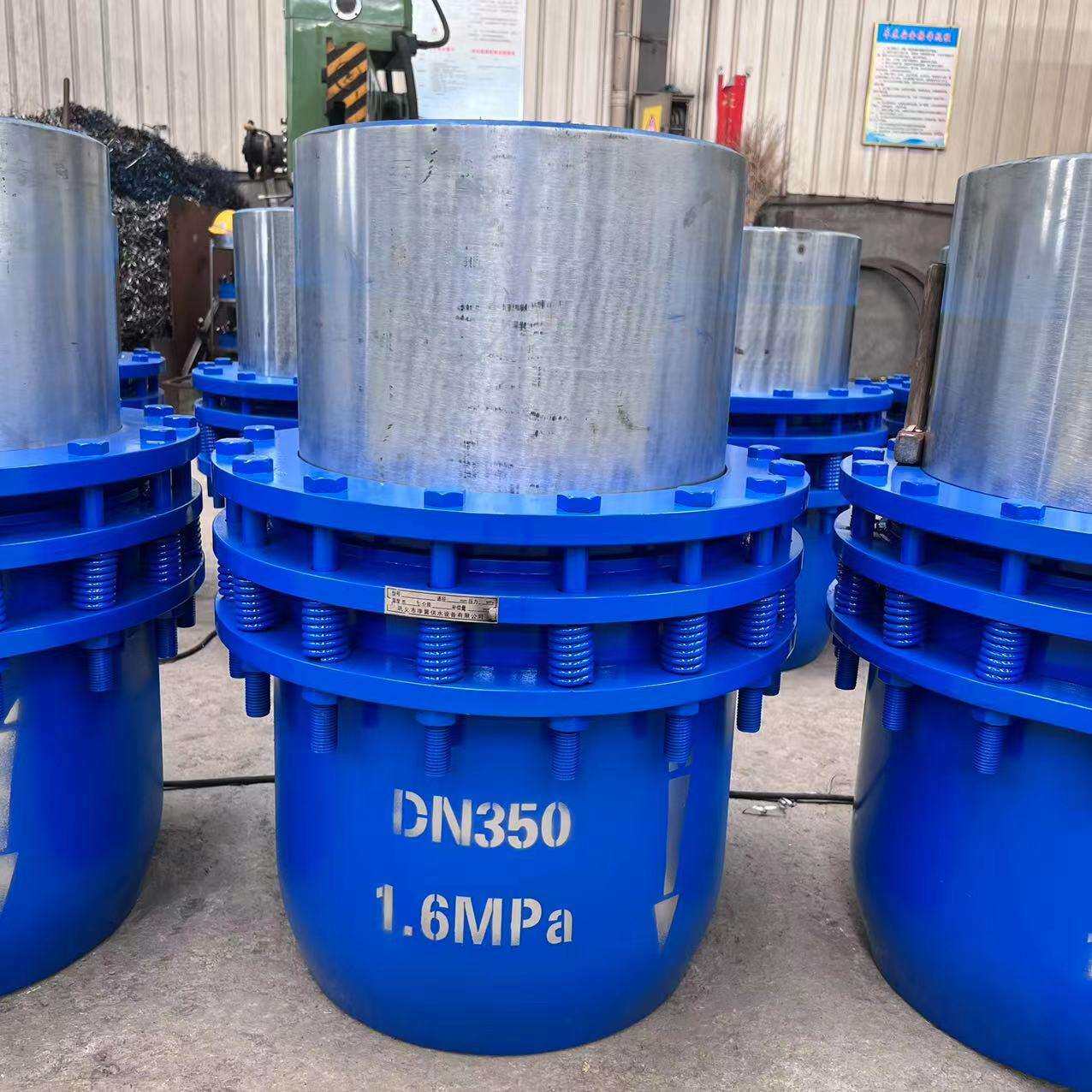 不锈钢双保温免维护直埋弹性套筒补偿器 双向注油平衡式套筒补偿