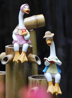 创意树脂工艺品看书情侣鸭摆件 庭院户外花园挂盆动物园艺装饰品