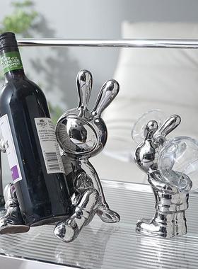 客厅摆件轻奢高级感2025新款轻奢高档兔子红酒架酒柜装饰品家居客