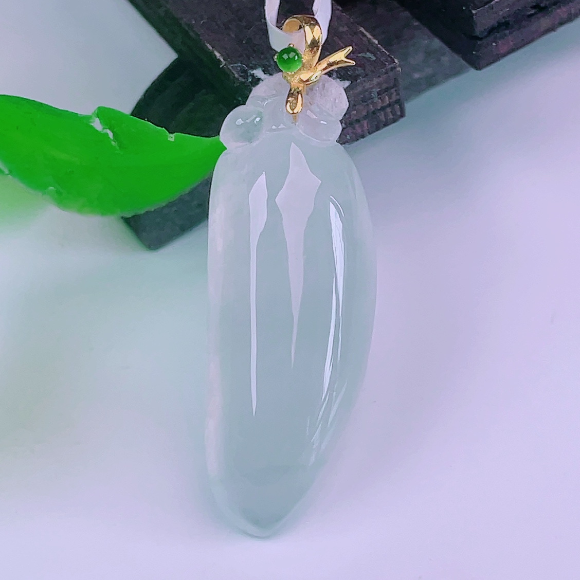 缅甸天然真品翡翠正品18k金扣头高冰种水润满色闪拍福瓜玉石吊坠
