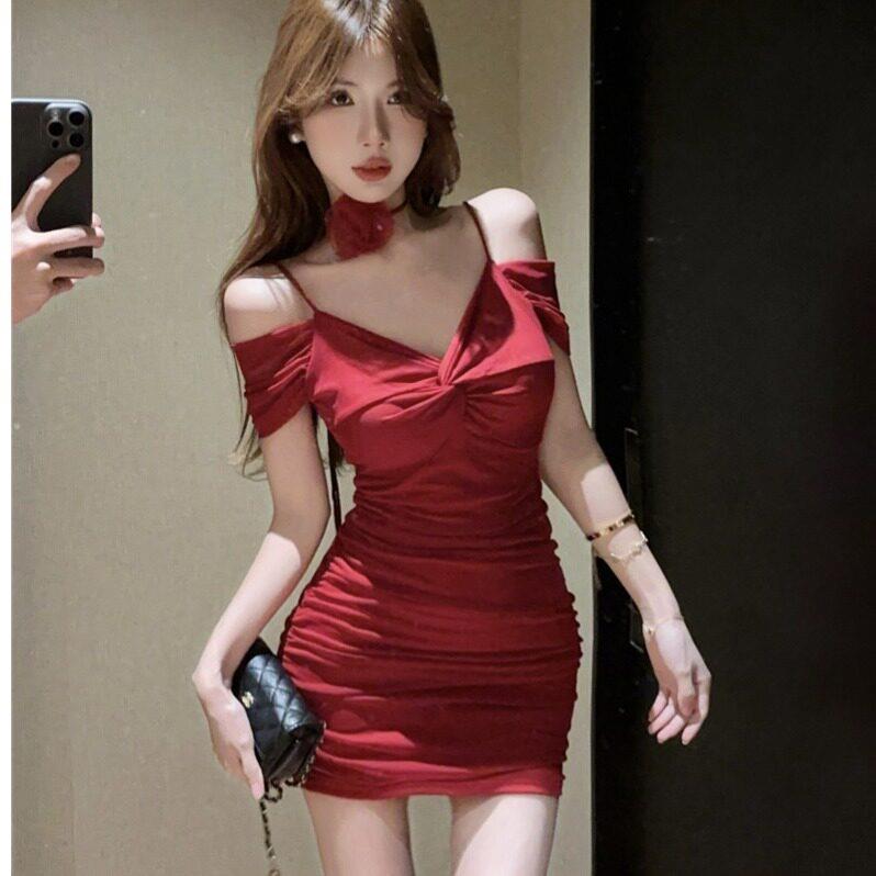 辣妹性感纯欲露肩领吊带洋装扭结设计褶皱包臀裙夜场上班衣服