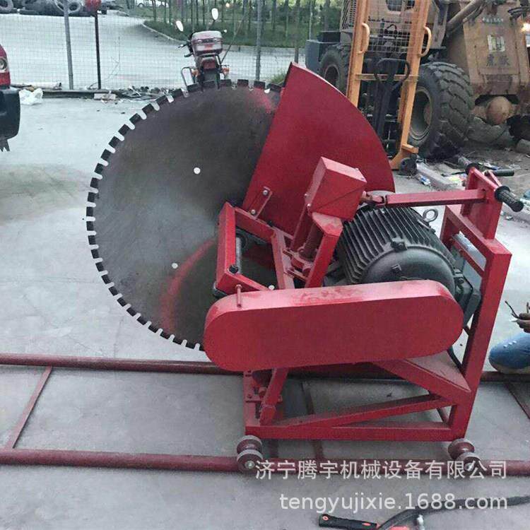 柴油式马路切割机多少钱台买混凝土路面切缝机手推式带辊道切割机