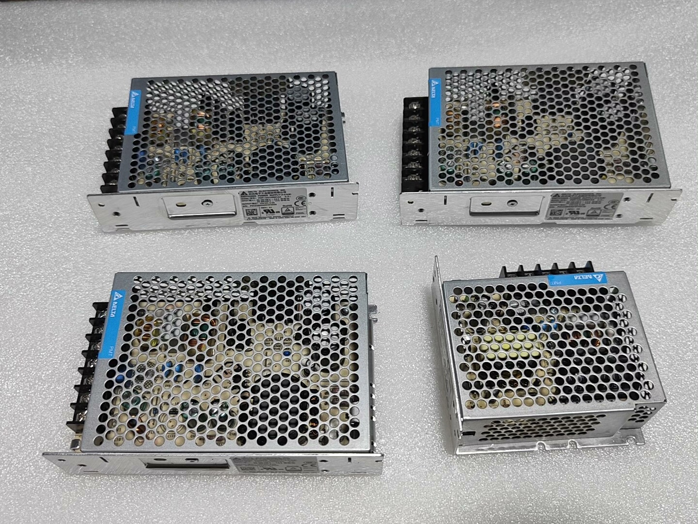 台达 PMT-12V100W1AA 输出 12V 8.5A