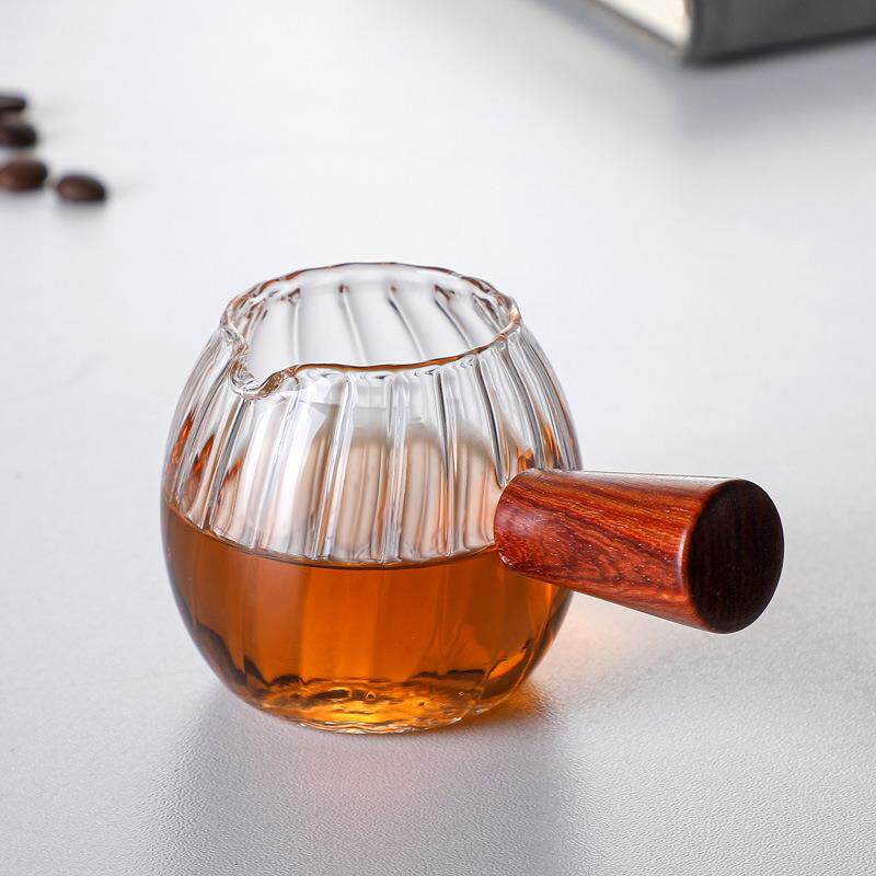 新品玻璃小奶盅手工吹制玻璃牛奶杯咖啡液浓缩量杯木柄小奶罐奶杯