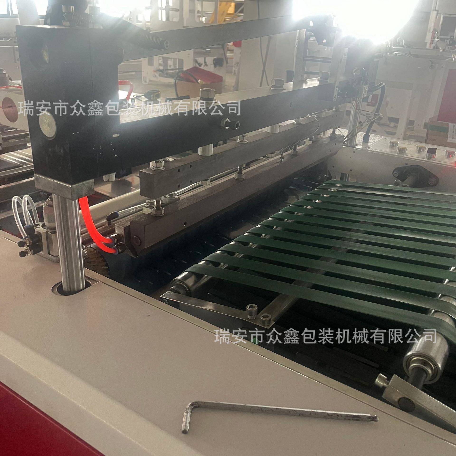 高配置插底穿绳快餐袋塑料袋制作设备外卖打包袋制袋机