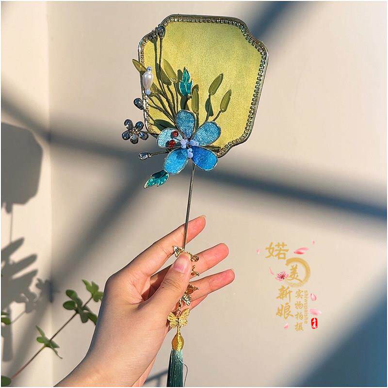 新中式秀禾扇迷你小扇子晨袍造型拍照婚礼道具古风小巧新娘团扇