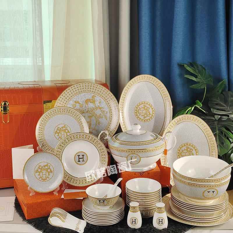 跨境欧式碗碟套装家用高货50件套金色马拉车轻奢乔迁骨瓷碗礼盒装