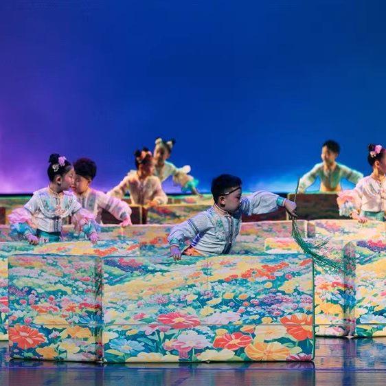 第十三届小荷风采山花烂漫时儿童舞蹈表演服留守儿童少儿演出服装