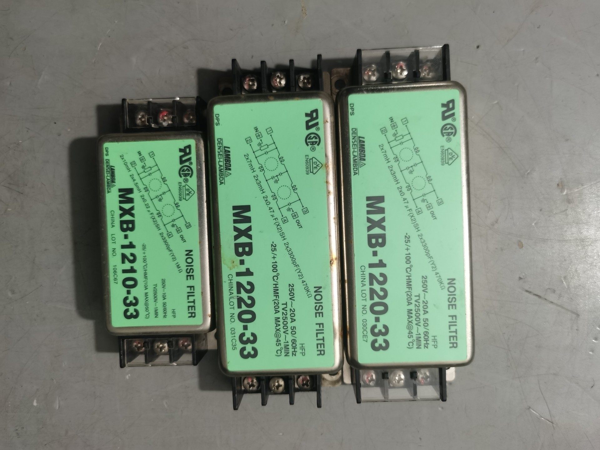 日本LAMBDA双极滤波器3只，标价为MXB-1210-33