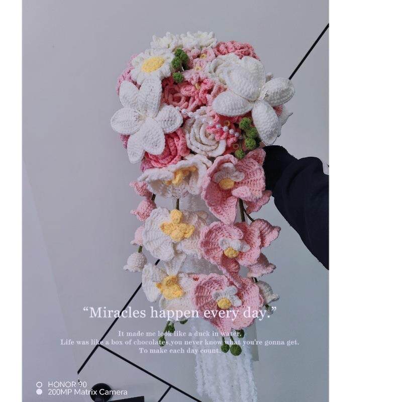 成品新娘手捧花结婚领证手捧花毛线手工钩织花束百合郁金香仿真花