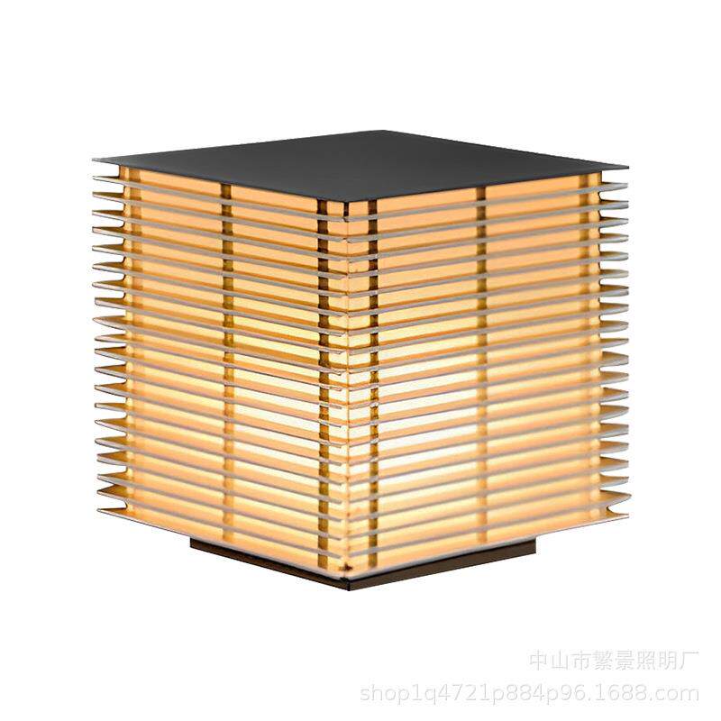 太阳能柱头灯别墅花园大门柱子灯户外庭院围墙灯室外防水立柱灯