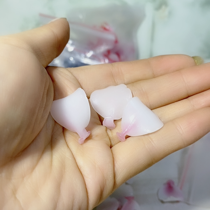 老料器花瓣发簪材料淡粉白浅色7165.20片F-58
