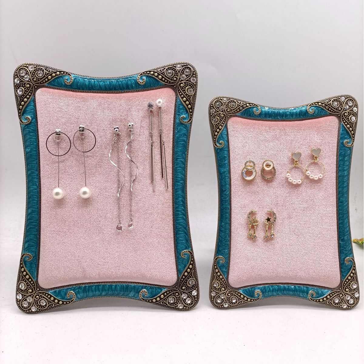 粉红色韩国绒面料金属外框首饰架，珠宝展示架收纳盒