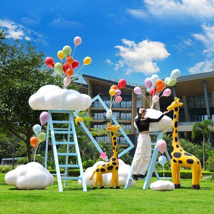 网红玻璃钢告白气球云朵雕塑景区商区文旅拍照打卡云梯造景大摆件,商业/办公家具,景观道具/景观摆件/景观装置,淘宝优惠券,粉丝福利购,淘宝优惠卷
