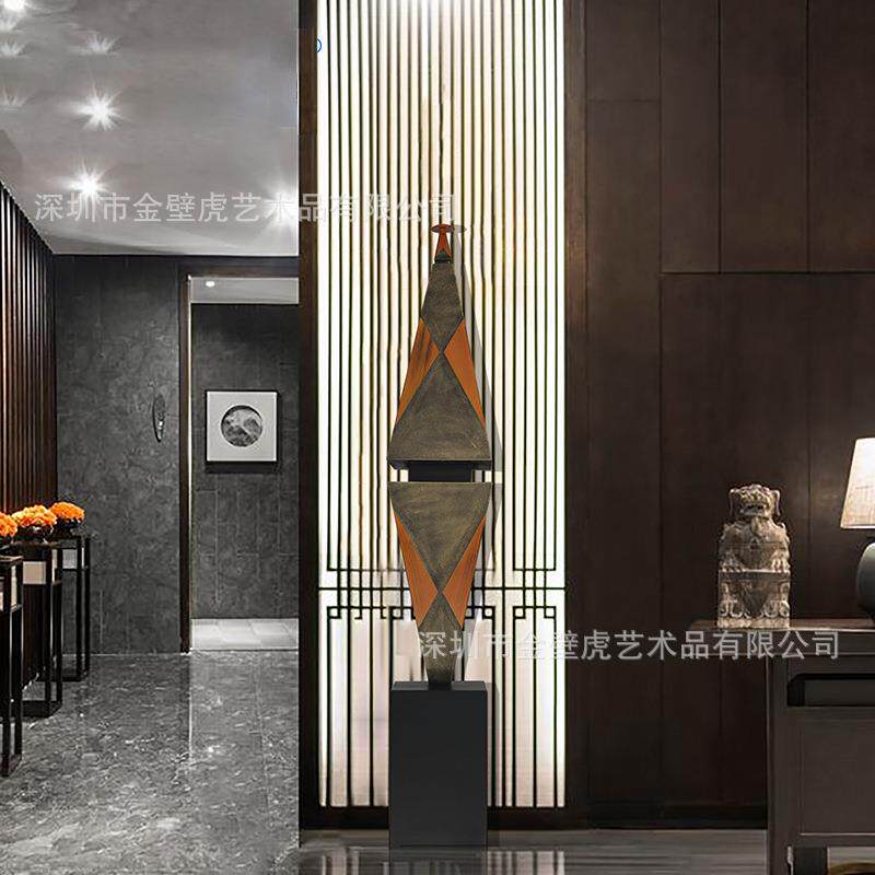 金字塔雕塑现代金属落地摆件商业空间写字楼酒店过道端景台小品