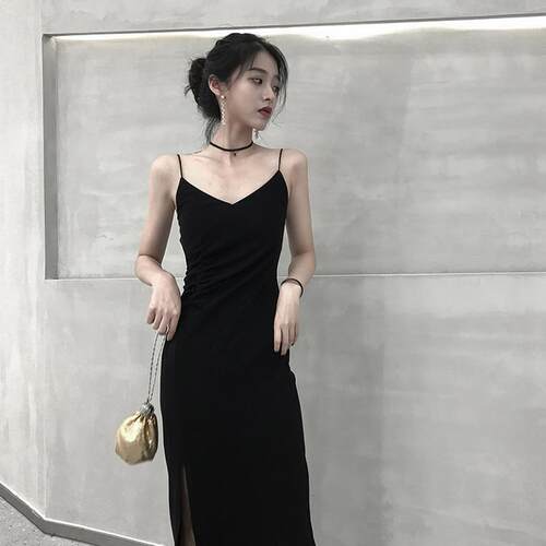 吊带洋装女2025新款夏季覆古优雅性感V领长裙法式赫本风小黑裙