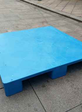 厂家直销1储10平板NFD九2塑脚料托盘平面防滑叉车仓周转塑胶卡板