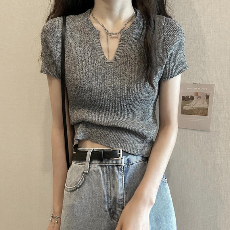 冰丝短袖T恤女夏季2026年新款韩版修身短款V领洋气针织衫薄款上衣
