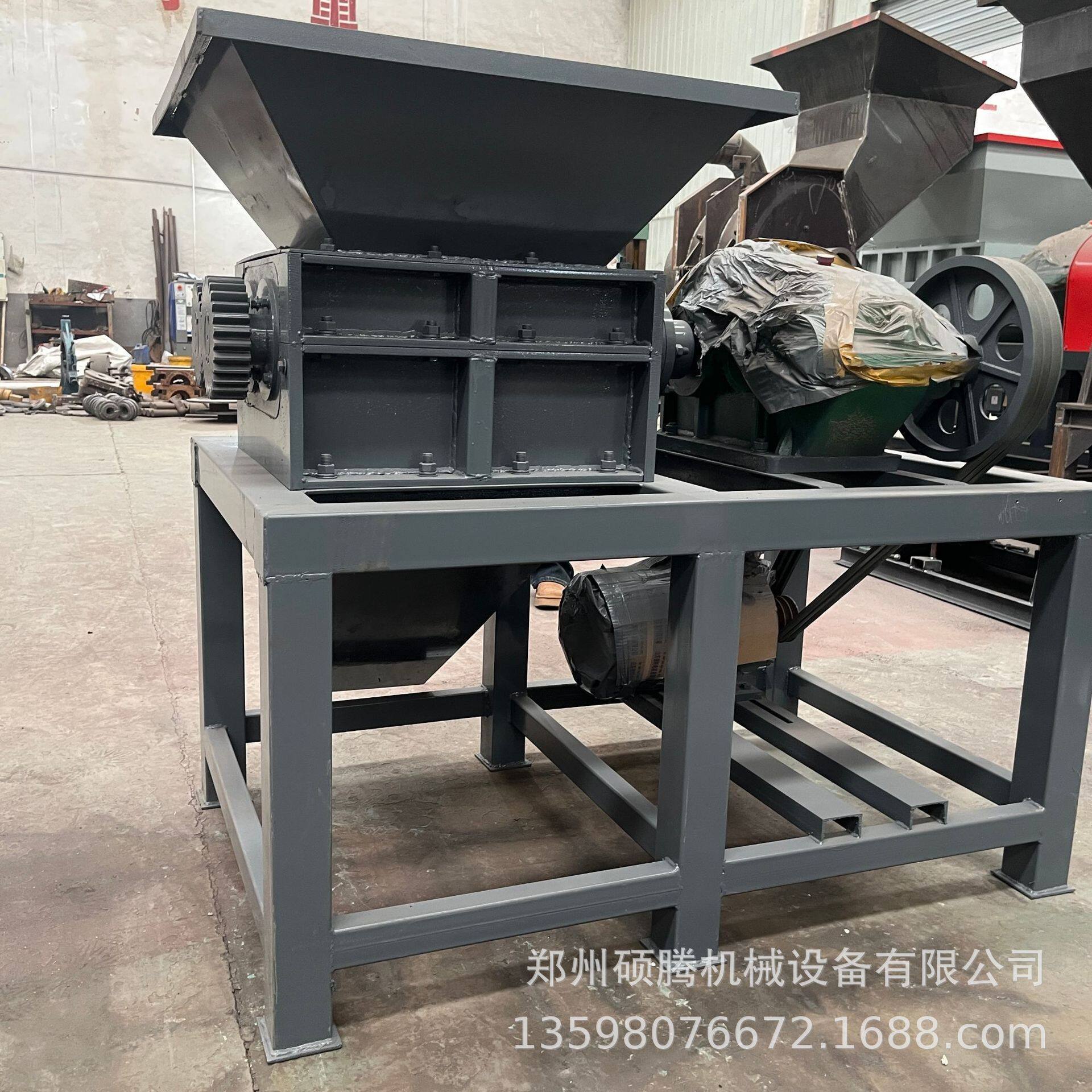 油漆桶易拉罐撕碎机铝合金门窗防弹玻璃撕碎机三轮车汽车壳撕破机 - 实物图