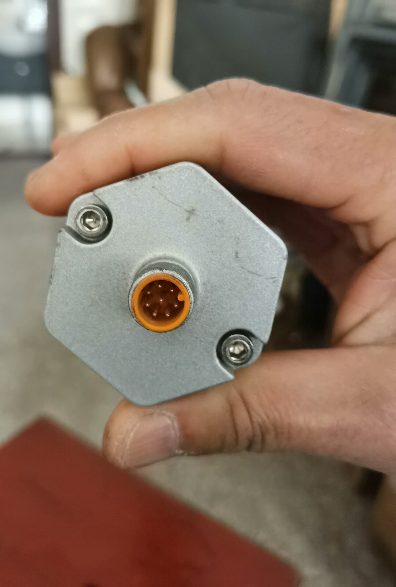 位移传感器GNC T 1100  m02  E2 A23。。