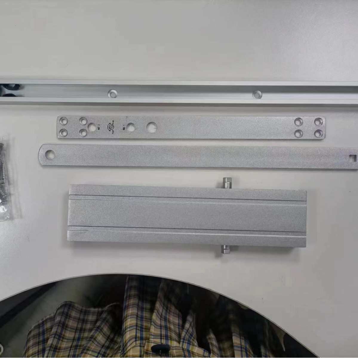 自动暗装暗藏隐形缓冲隐藏式液压酒店宾馆专用闭门器