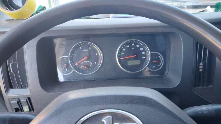 1月29日丽江云PM1358解放牌CA5040XXYK6L3E4轻型厢式货车网络拍卖公告