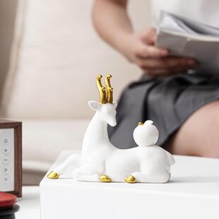 创意一路平安鹿汽车摆件室内酒柜装饰品办公室客厅陶瓷车载工艺品