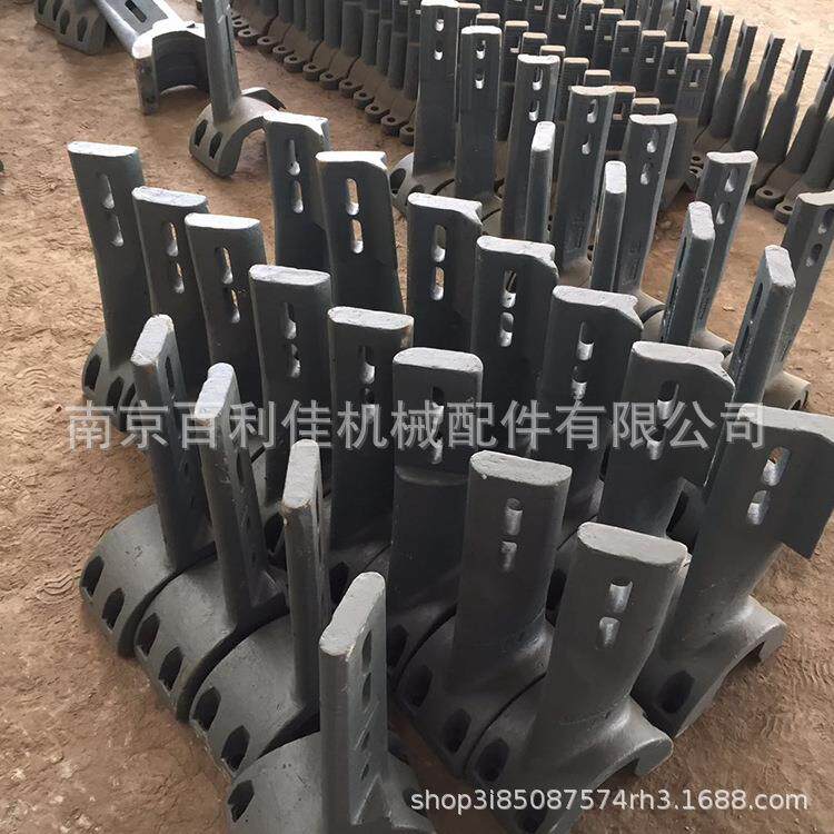 四川广元搅拌机耐磨件搅拌站搅拌机配件衬板刮刀叶片混凝土搅拌臂