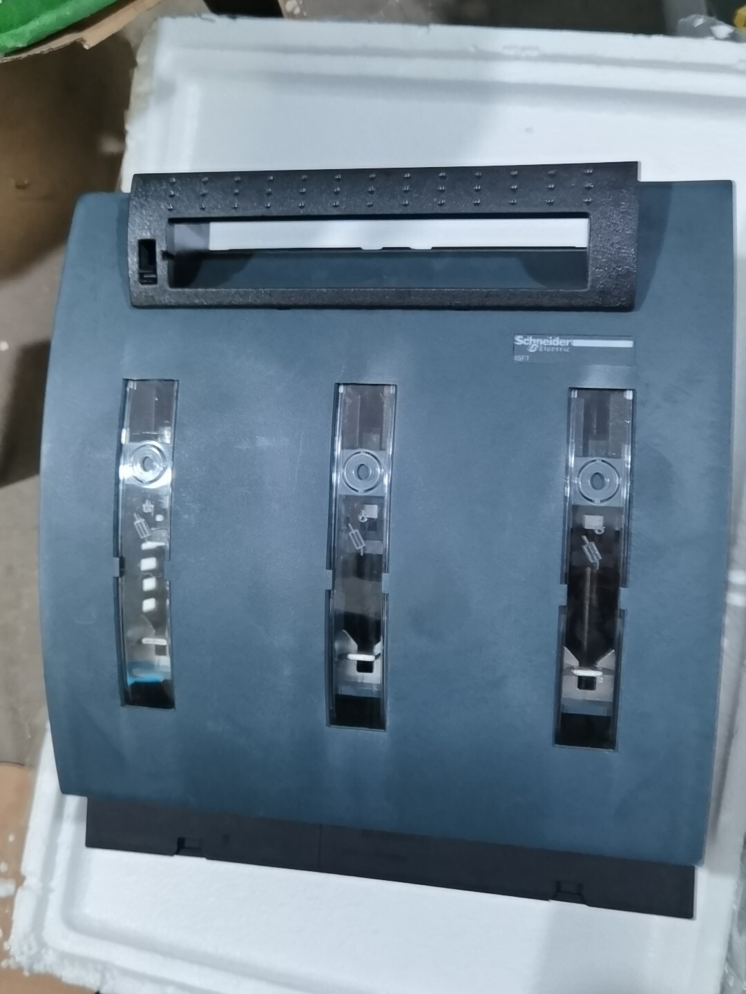 正品施耐德熔断ISFT630，全新没使用拆一下，数量一台