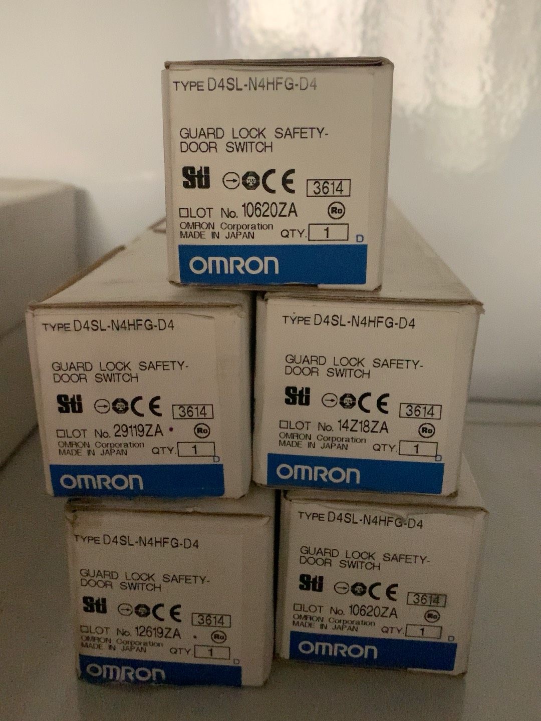 欧姆龙原装正品D4SL-N4HFG-D4门锁