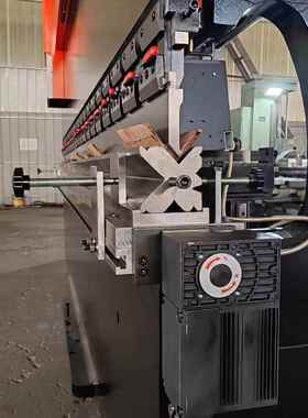 厂家0直销全自动WE三67WE67K-20K-200T420电液伺服折弯机简多配种