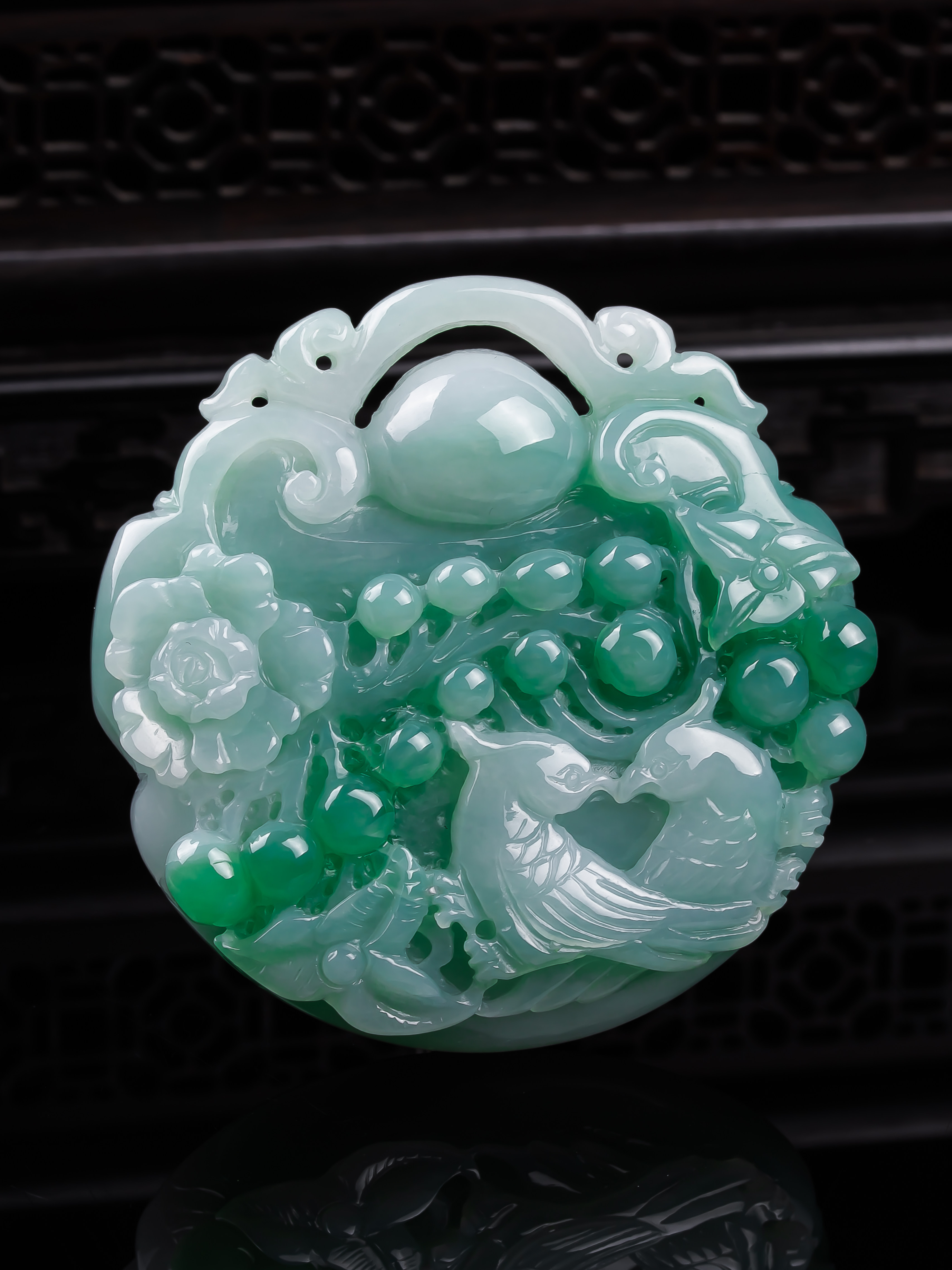 缅甸天然真品翡翠冰满绿满色高端精品闪拍鸟语花香玉石吊坠67.53g
