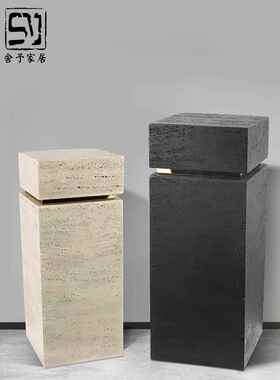 大理石底座雕塑桌，客厅电视柜旁的落地入口艺术展示桌，无障碍豪
