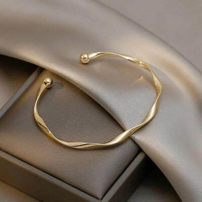 Fashion Opening Bangle Gold Color Glossy Twisted Thin Bangle