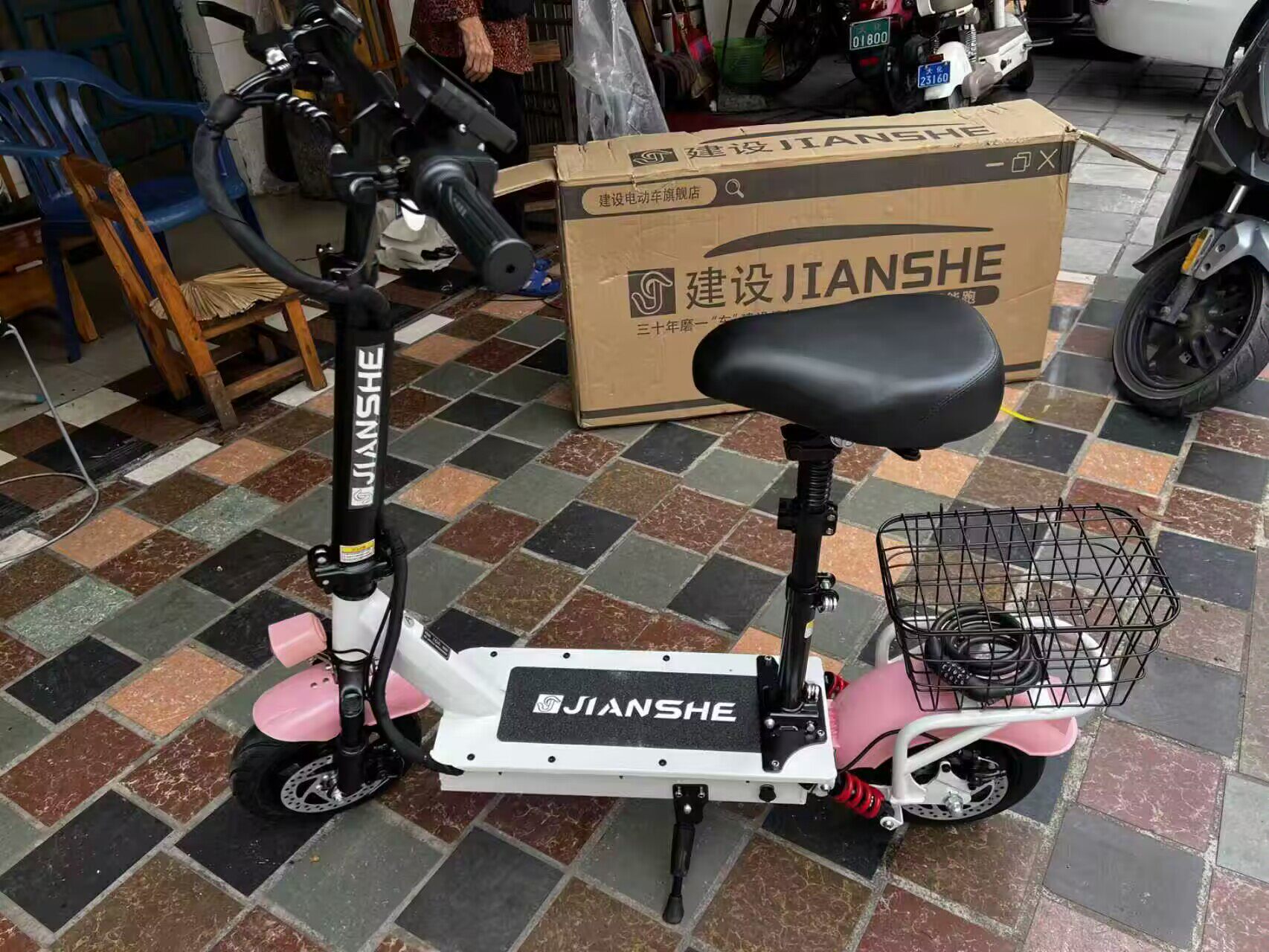 Электросамокат JIAN SHE 1500W: Мощный, Складной, Сверхдлинный Запас Хода, 14-кратная Амортизация и GPS-противоугонная Система для Города photo review