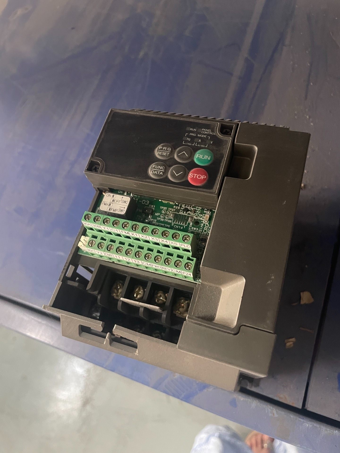 富士变频器FVR0.4E11S-4，380V，0.4KW