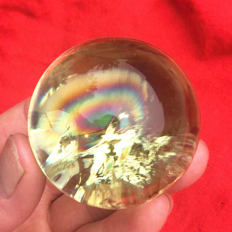 天然黄水晶彩虹能量球摆件