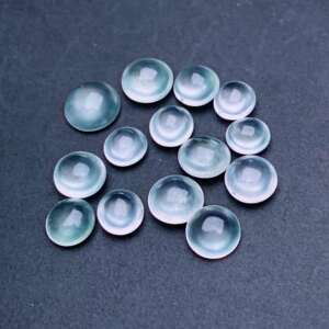 缅甸天然翡翠a货冰种小蛋面一手裸石ayz尺寸：4.6-3mm 4.7-2.8mm