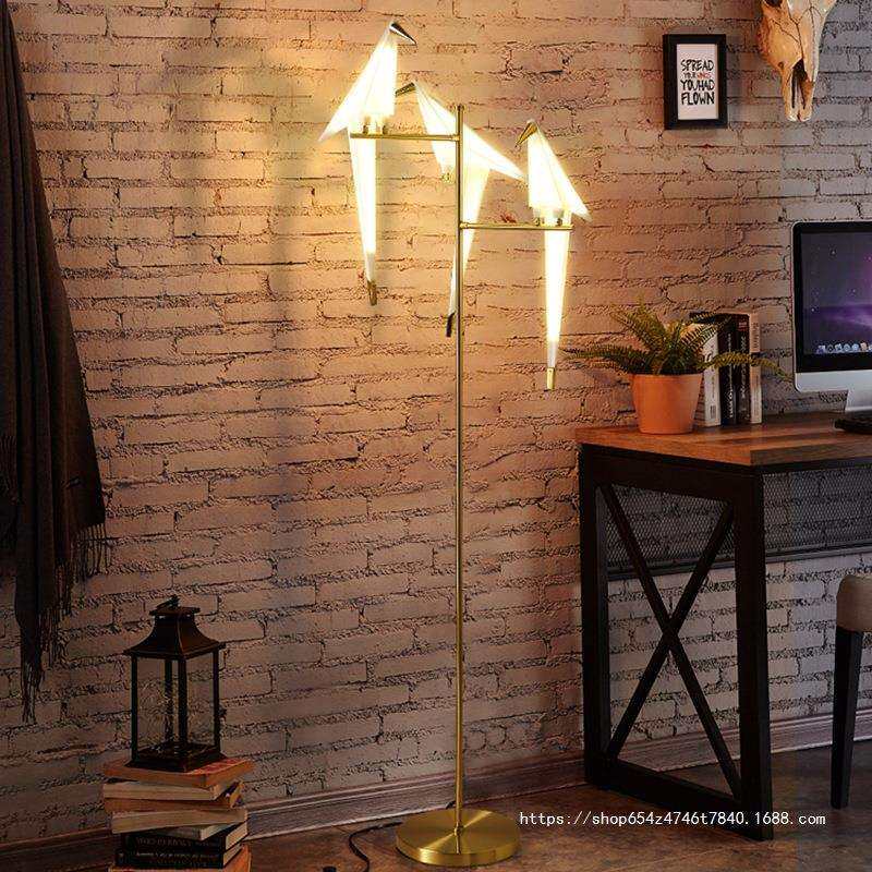 北欧简约落地灯简小鸟千纸鹤卧室轻工业田园地中海客厅落地灯台灯