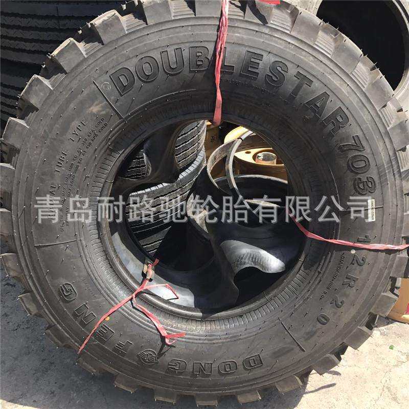 东风配件 工程车轮胎 12R20人字形花纹轮胎 越野轮胎