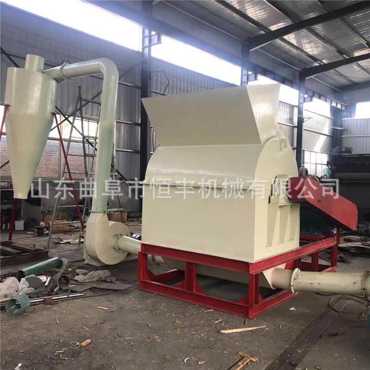 燃油移动式树枝粉碎机物业街道绿化木材粉碎机园林绿化设备